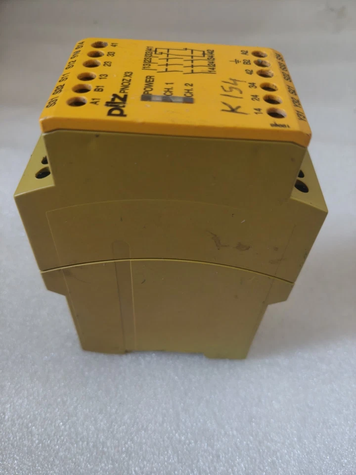PILZ SAFETY RELAY PNOZ X3 24VAC 24VDC 3n/O 1n/c 1so 774310 SAFETY RELAY